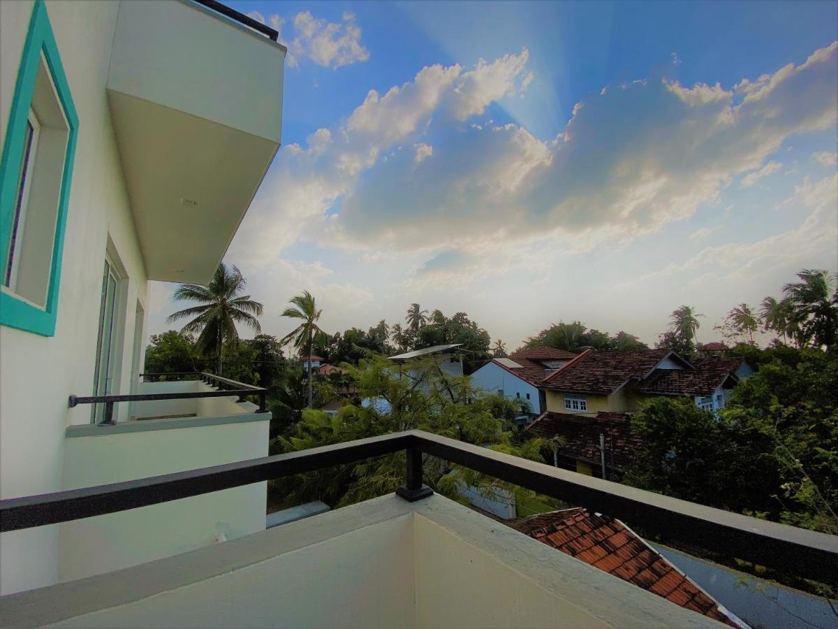 Srimadis Villa Near Airport - Negombo Exteriör bild