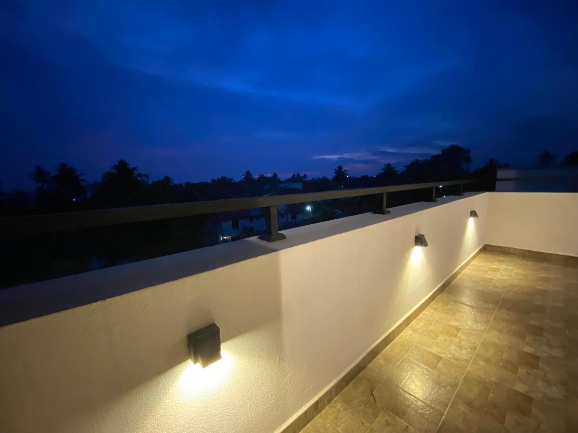 Srimadis Villa Near Airport - Negombo Exteriör bild